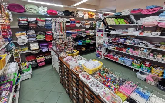 Pohled do prodejny galanterie