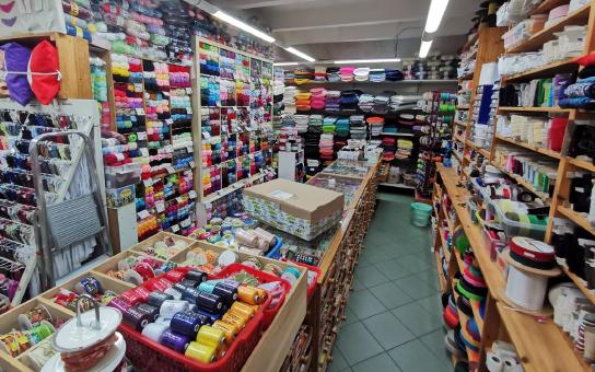 Pohled do prodejny galanterie