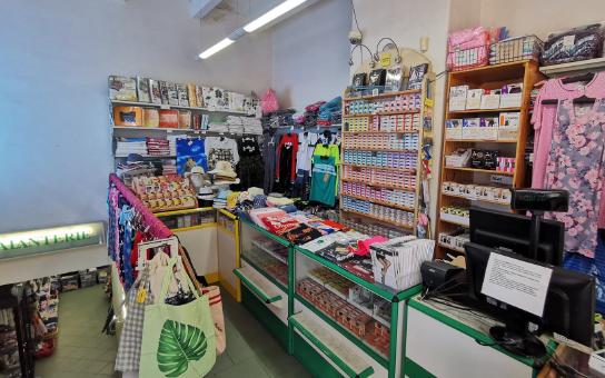 Pohled do prodejny textilu