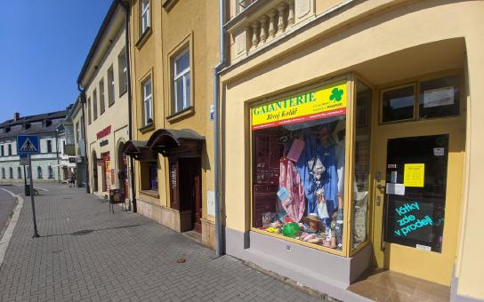 Levý detail prodejny.